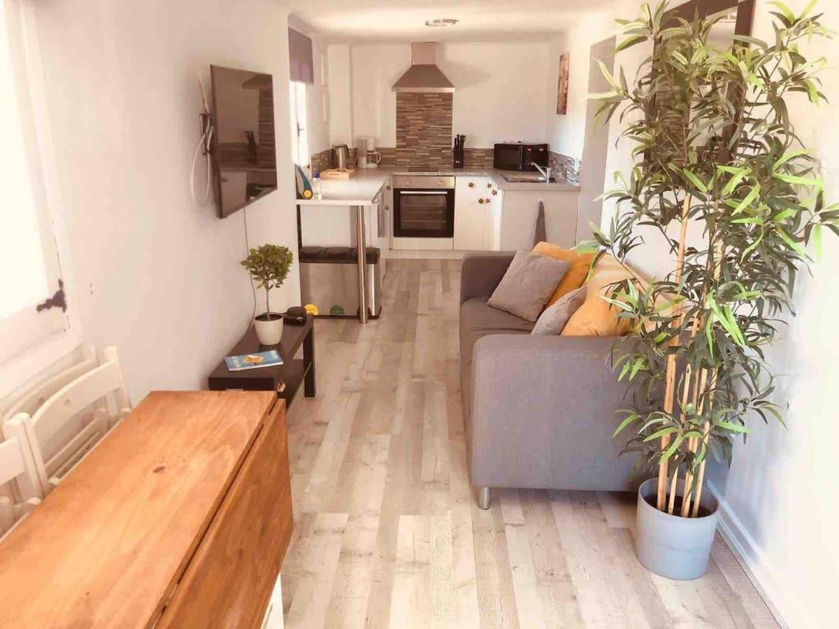 Lovely 2 Bed Apartment In Alcalalí Exterior foto
